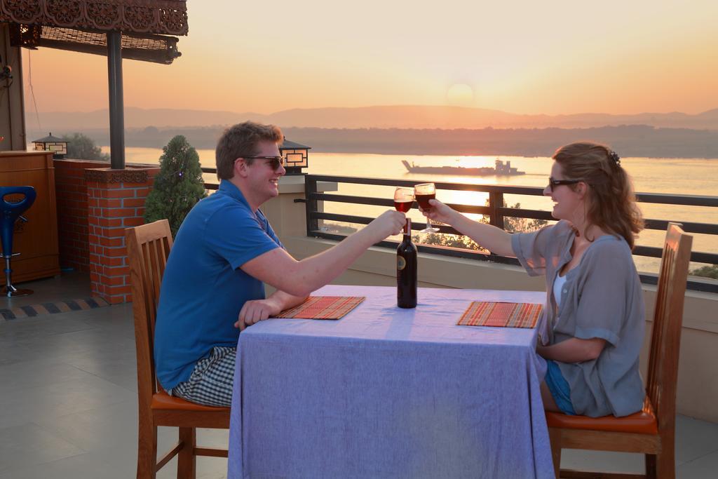 Ayarwaddy River View Hotel Mandalay Exterior photo